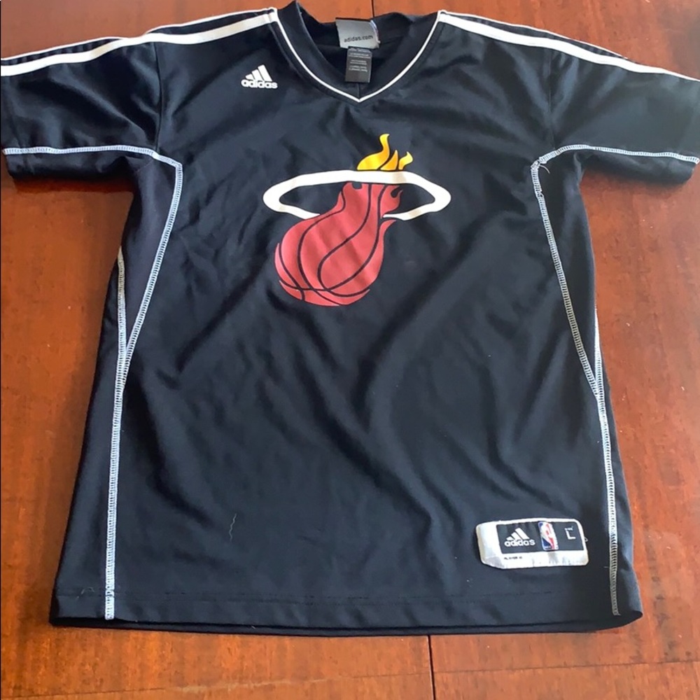 Miami Heat addidas shirt kids large